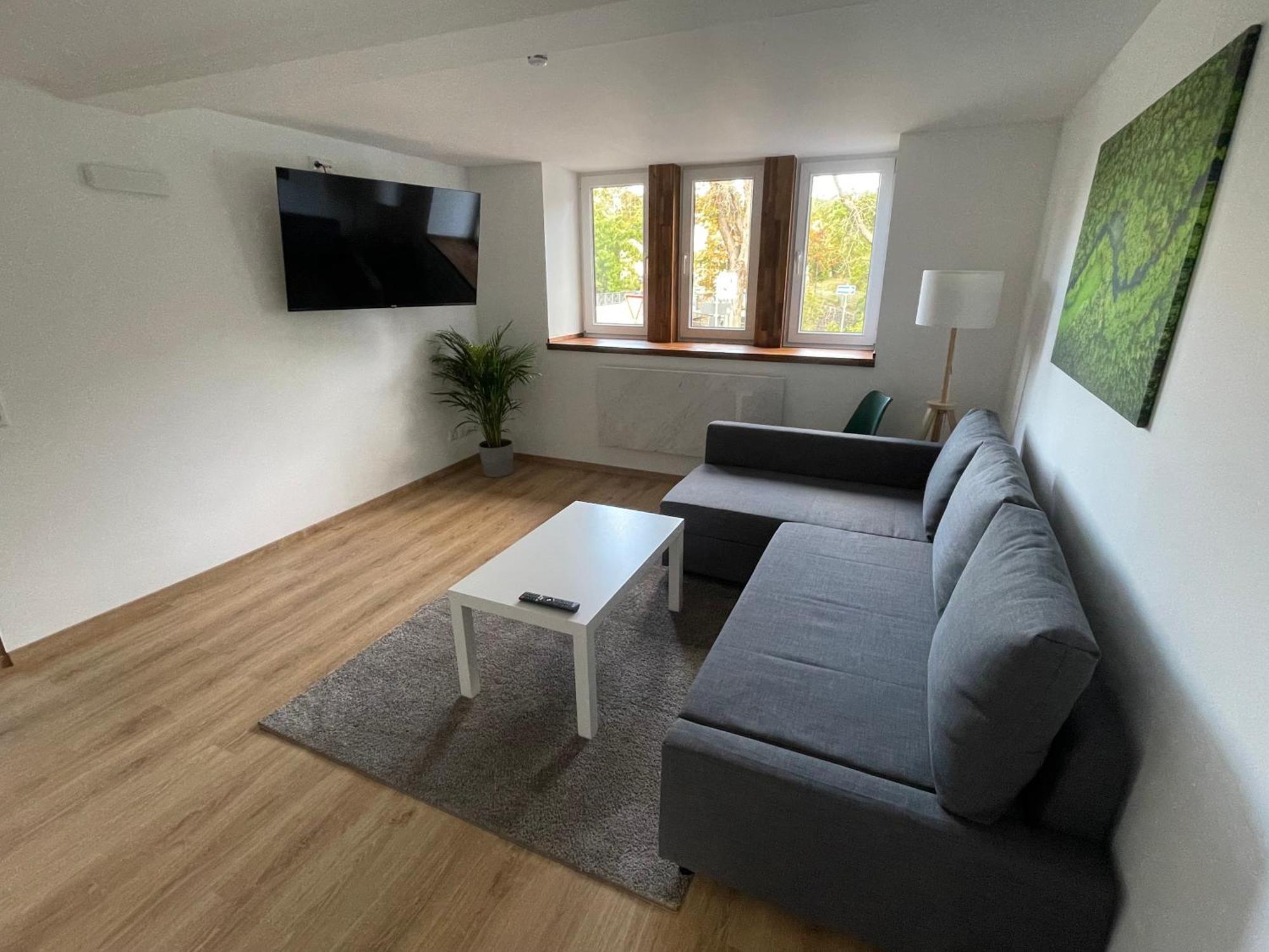 Stadtilm Exklusive Zimmer Mit Geteiltem Bad Und Kueche Kg מראה חיצוני תמונה