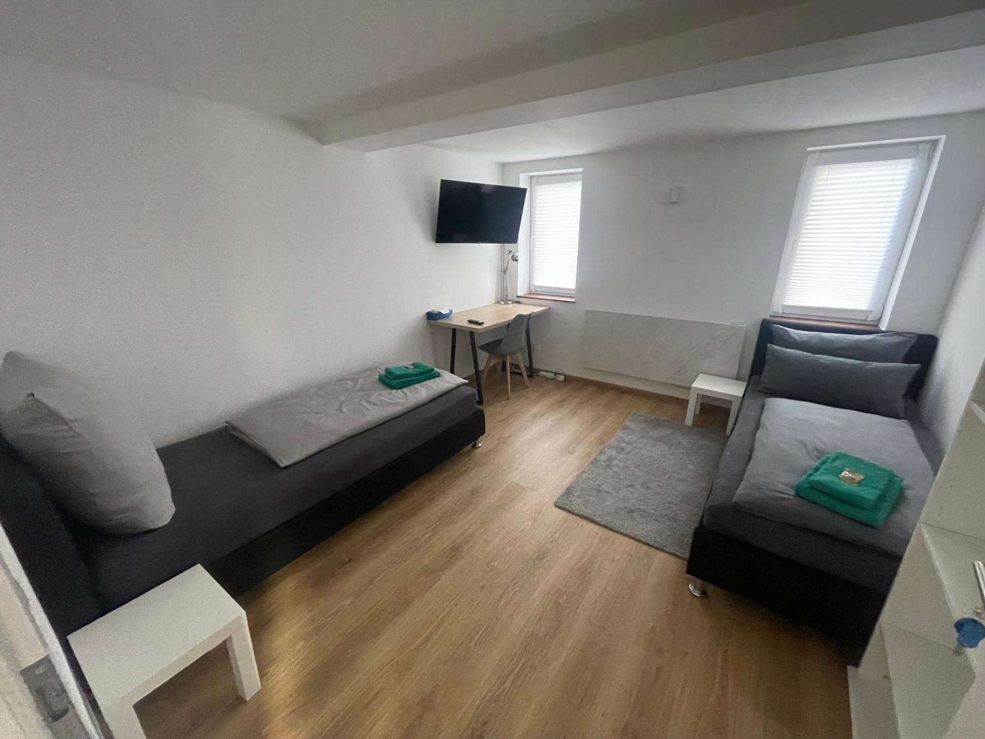 Stadtilm Exklusive Zimmer Mit Geteiltem Bad Und Kueche Kg מראה חיצוני תמונה