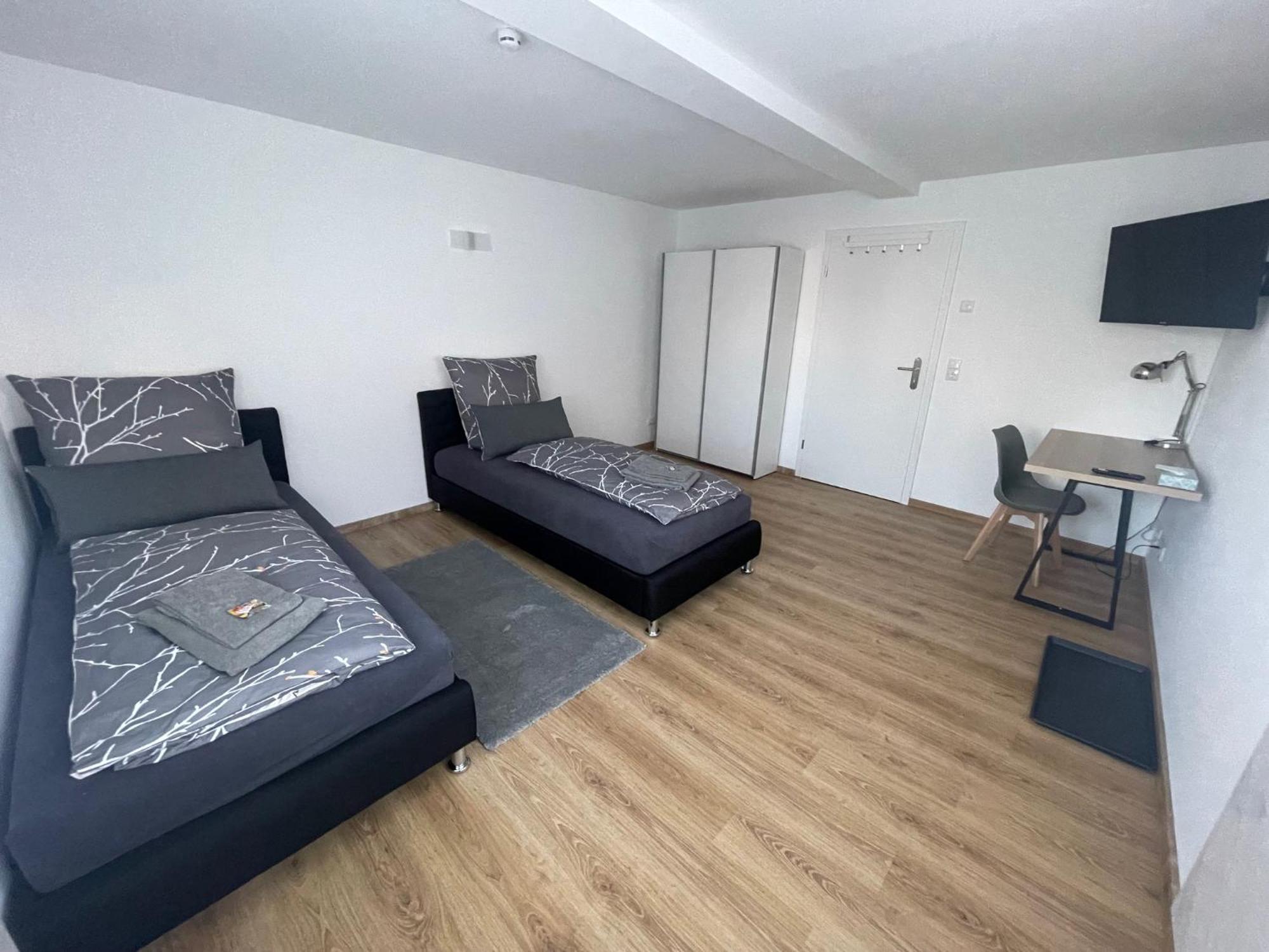 Stadtilm Exklusive Zimmer Mit Geteiltem Bad Und Kueche Kg מראה חיצוני תמונה
